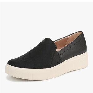 Life Stride Women's Black Slip-On Sneakers